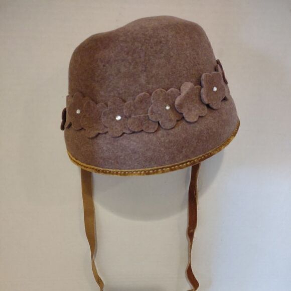 👍 Vintage 1980s NWT Glamour Felts Bonnet Easter Riding Hat. K1 - Picture 1 of 5